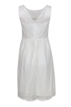 Adrianna Papell - White Embroidered Textured Overlay Dress Sz 4