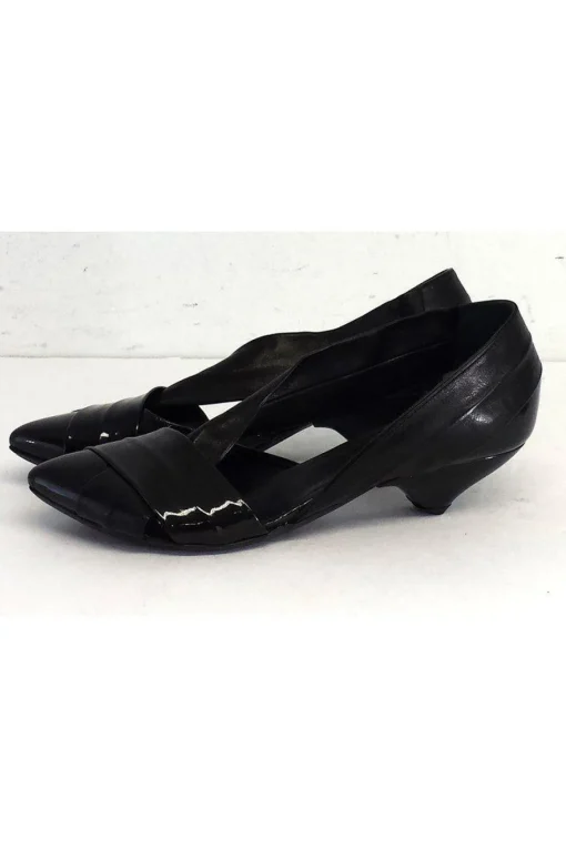 Elisanero - Black Leather Pointed Toe Low Heels Sz 6.5