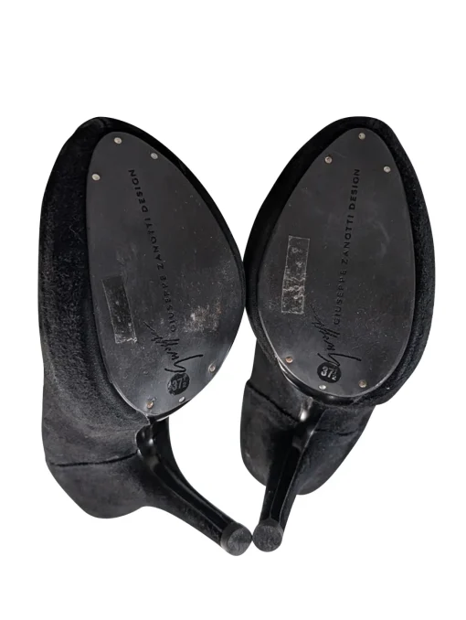 Giuseppe Zanotti - Black Suede Rounded Toe Pumps Sz 7.5