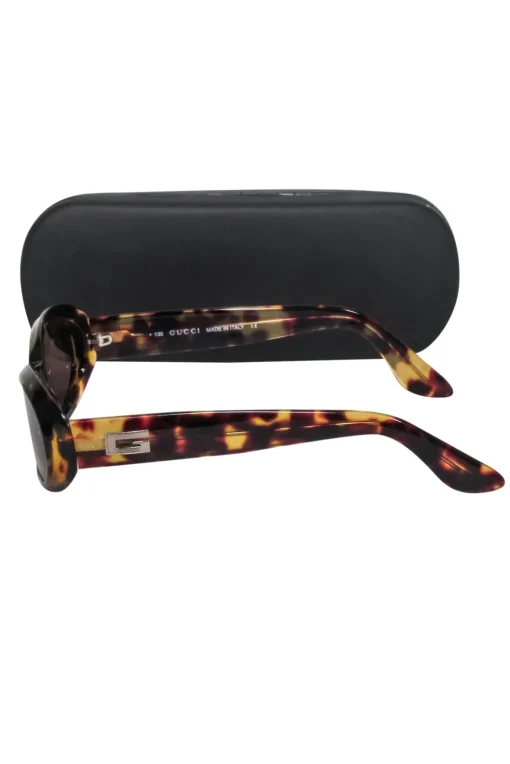 Gucci - Oval Small Tortoise Sunglasses