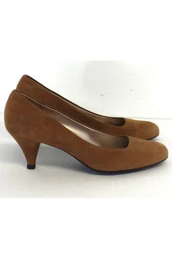 Salvatore Ferragamo - Suede Almond Toe Heels Sz 8.5
