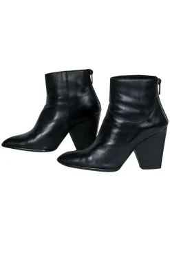 Stuart Weitzman - Black Leather Pointed Toe Chunky Heel Booties Sz 7.5