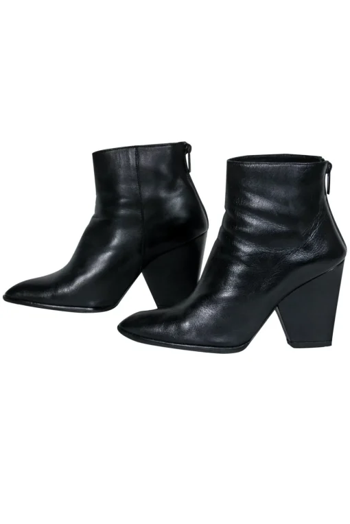 Stuart Weitzman - Black Leather Pointed Toe Chunky Heel Booties Sz 7.5