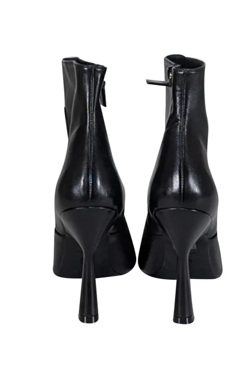 Stuart Weitzman - Black Leather Pointed Toe Short Boots Sz 6