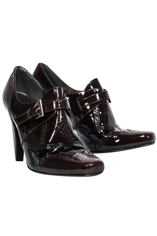 Stuart Weitzman - Brown Patent Leather Oxford Style Pump w/ Buckle Sz 8.5