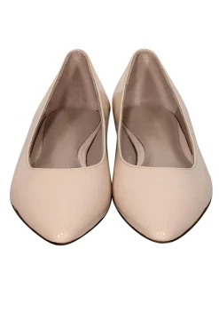 Stuart Weitzman - Cream Patent Leather Pointed-Toe Flats Sz 5